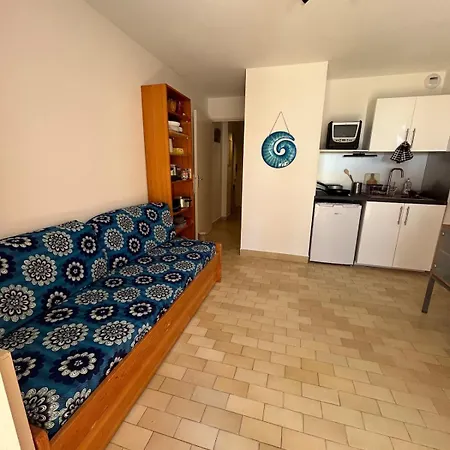 Bright Apartment, 5-minute Walk To Apartment *