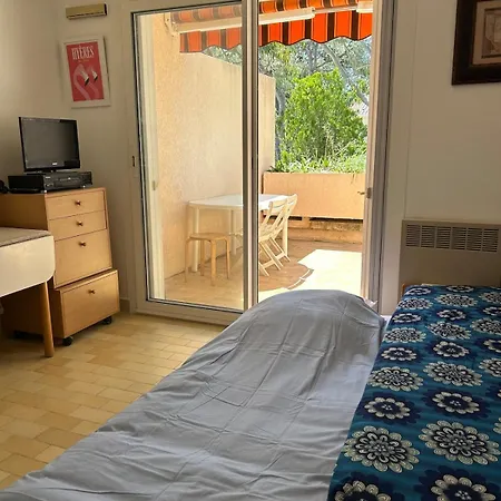 Apartment Bright Apartment, 5-minute Walk To *