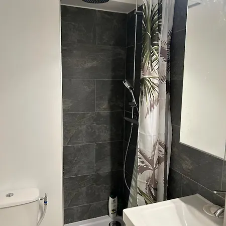Bright Apartment, 5-minute Walk To Apartment Hyères
