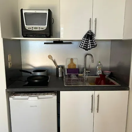 Bright Apartment, 5-minute Walk To Apartment Hyères